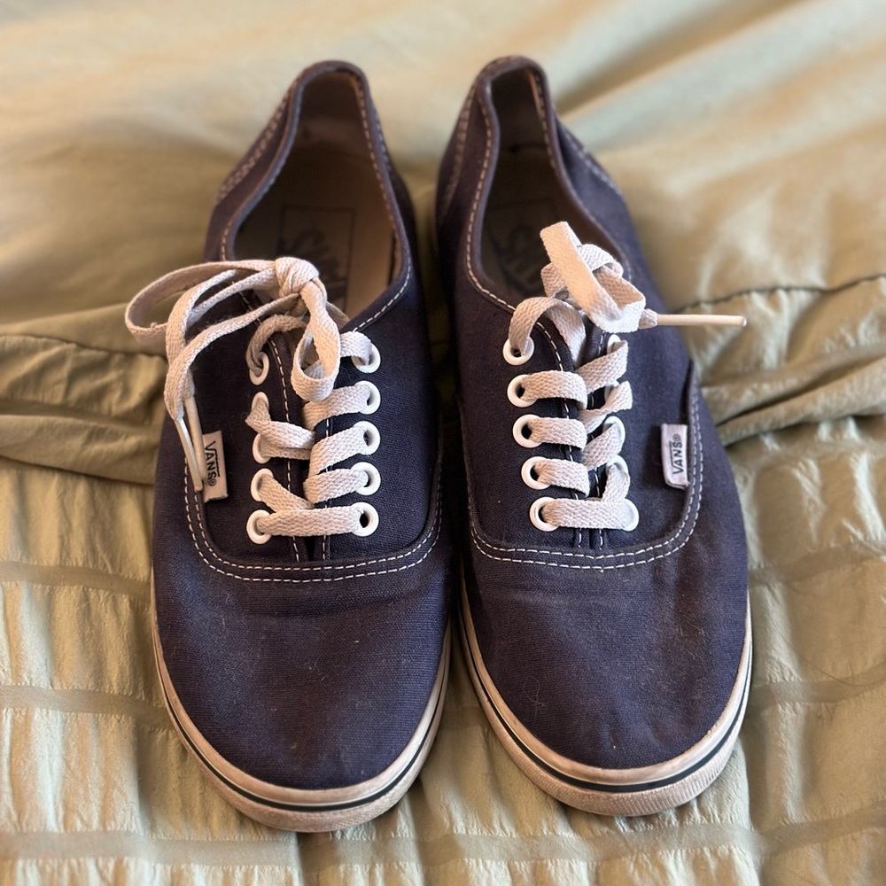 Vans Blue Low Tops Women’s Size 7.5 / Men’s 6
